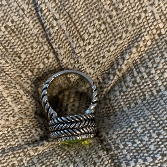 Silver Green Stone Ring - Picture 2 of 12